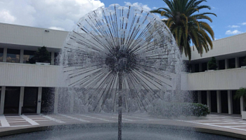 Насадки, светодиоды, контроллеры: необычное оборудование для фонтанов