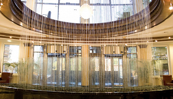 Нитевидные фонтаны: устройство и варианты применения в интерьере